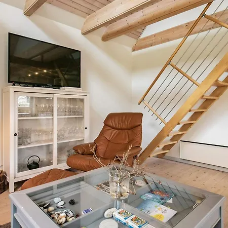 5 Person In Millinge